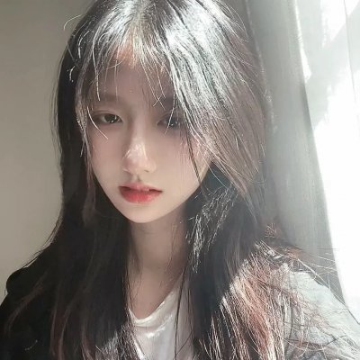 51爆料 - 某女星被曝前往韩国整容，前后对比惊人